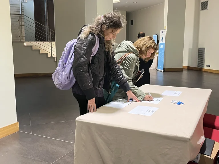 Registrazione dei partecipanti e materiali del progetto PORTOLANES — PORTOLANES, Hotel Hilton Garden Inn, Lecce