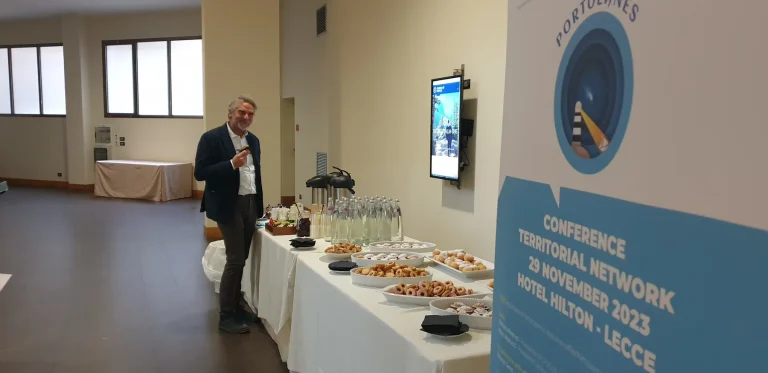 Le borse e i materiali distribuiti ai partecipanti — PORTOLANES, Hotel Hilton Garden Inn, Lecce