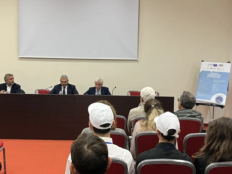 Le borse e i materiali distribuiti ai partecipanti — PORTOLANES, Hotel Hilton Garden Inn, Lecce